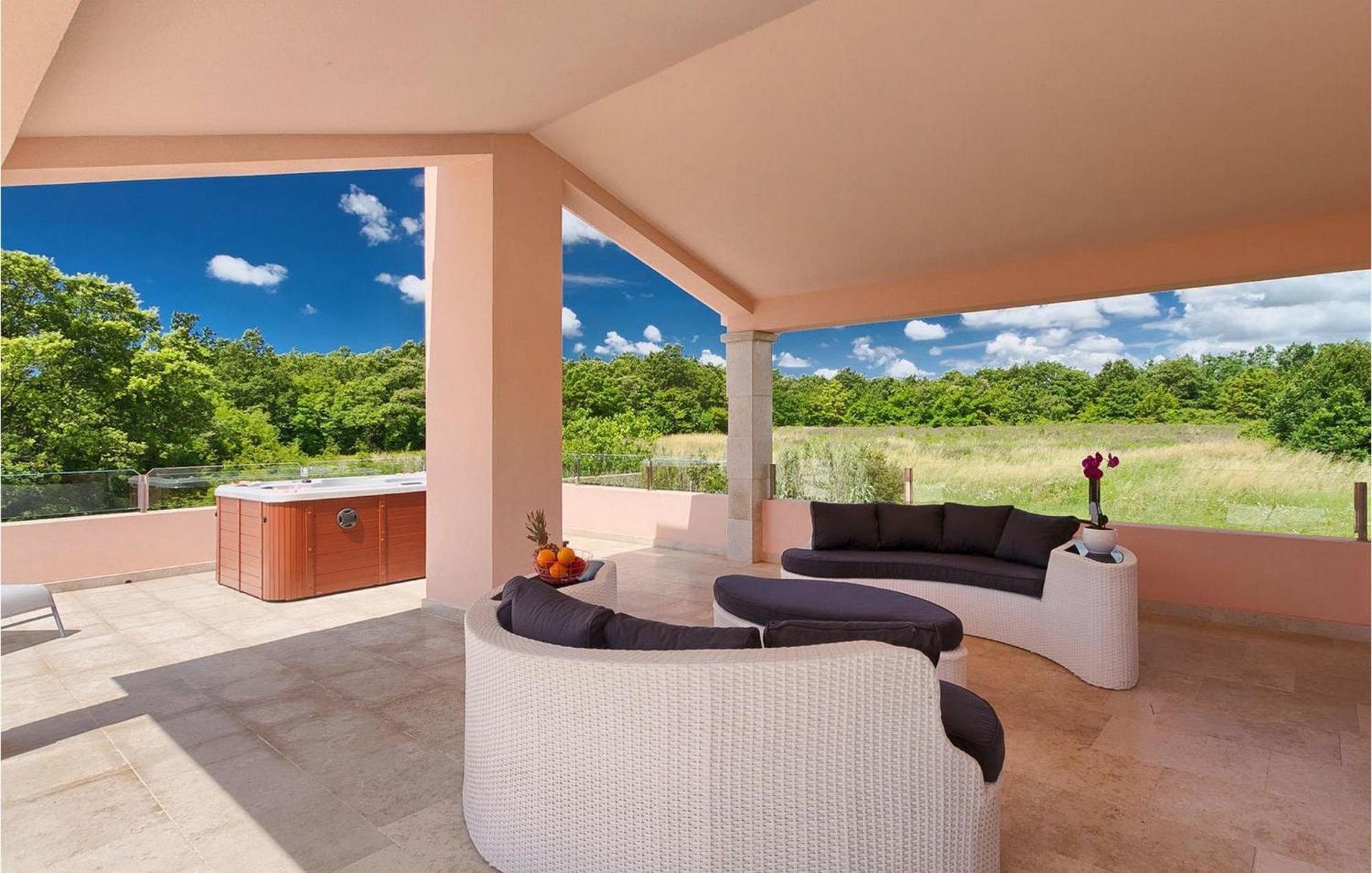 Holiday home Liv *